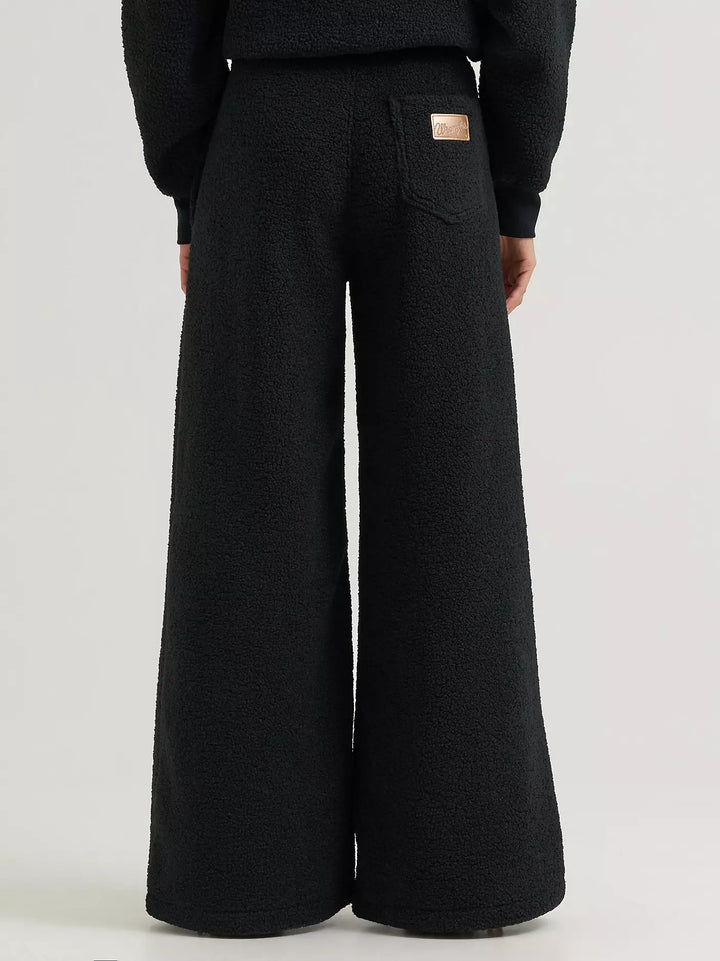 Wrangler x Lainey Wilson Sherpa Sweatpants