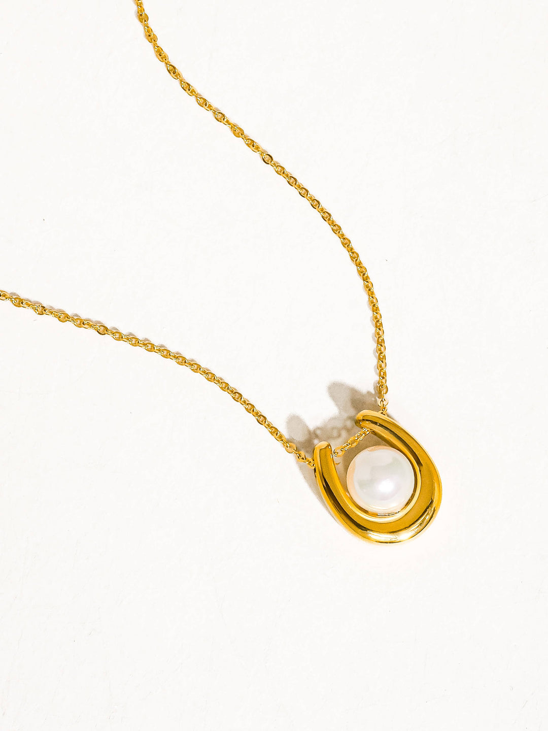 Barn Horseshoe Pearl Necklace