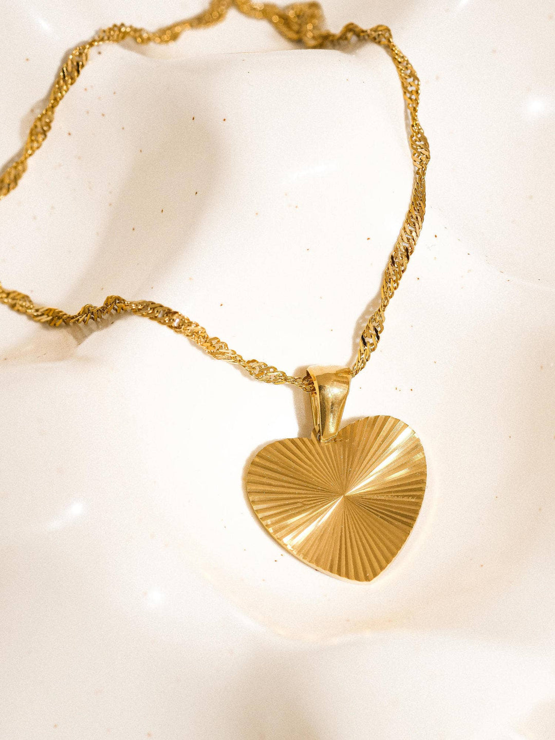Nella Classic Heart Necklace