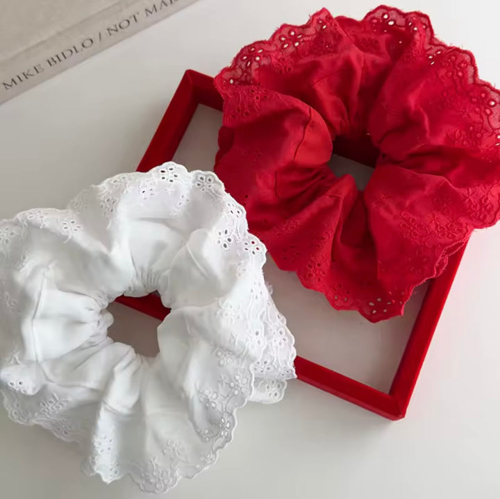 Jumbo Eyelet Scrunchie