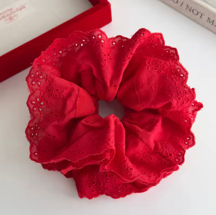 Jumbo Eyelet Scrunchie