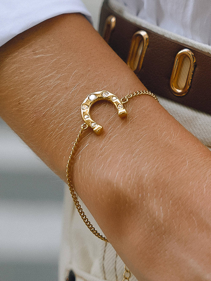 Tundra CZ Horseshoe Chain Bracelet