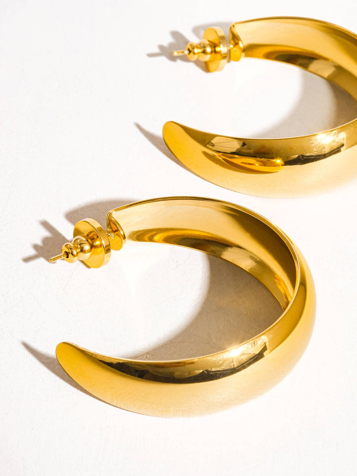 Romée Classic C Hoop Earring