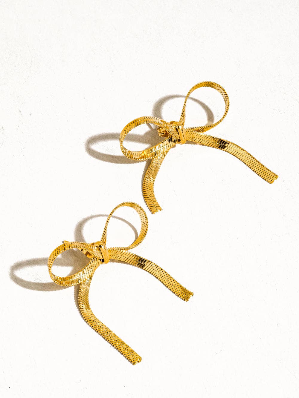 Winona Flat Bow Chain Studs